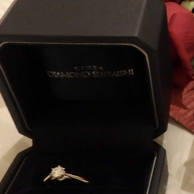 【銀座ダイヤモンドシライシの口コミ】 何店舗か回った中で1番気にいるものがあり一目惚れして購入をきめました。…