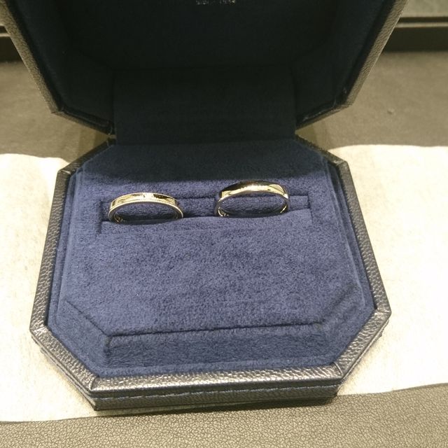 【ROYAL ASSCHER(ロイヤル・アッシャー)の口コミ】 シンプルながらも さりげなく存在感のあるデザインが素敵だと思いました。…