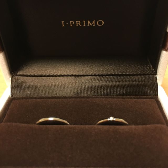 【アイプリモ(I-PRIMO)の口コミ】 シンプルな結婚指輪を探しており、ダイヤだけが目立つ指輪を見つけて、一…