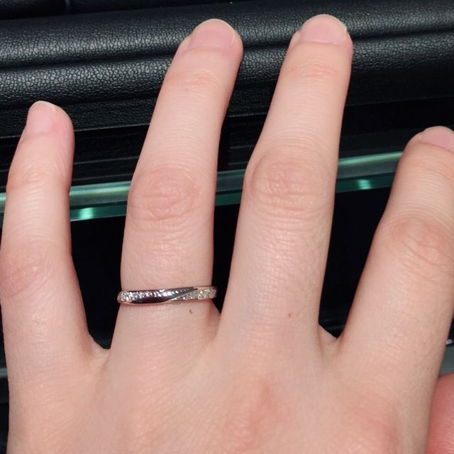 【エクセルコダイヤモンド(EXELCO DIAMOND)の口コミ】 結婚指輪のみ購入しました。
お互いリングに対する要望が違うので、中々気…