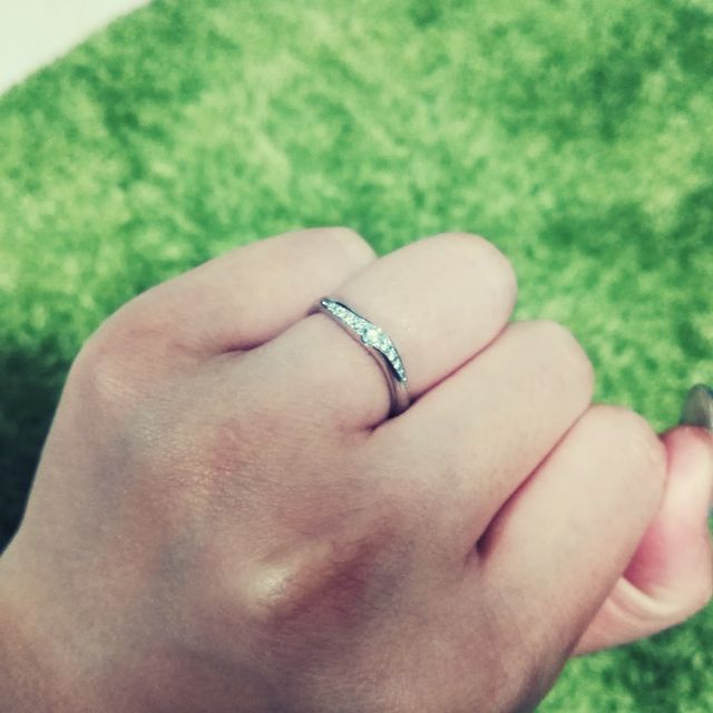 【TRECENTI(トレセンテ)の口コミ】 他店へも何軒か見に行きました。トレセンテのデザインは、中央のダイヤが…