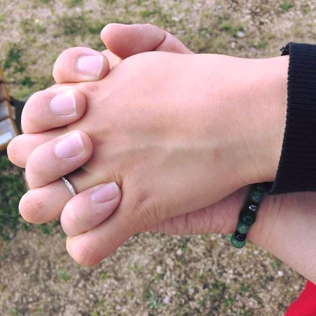 【HOSHI no SUNA 星の砂(ほしのすな)の口コミ】 試着して一番指の形が綺麗に見えたので決めました。
手を使う仕事なので、…