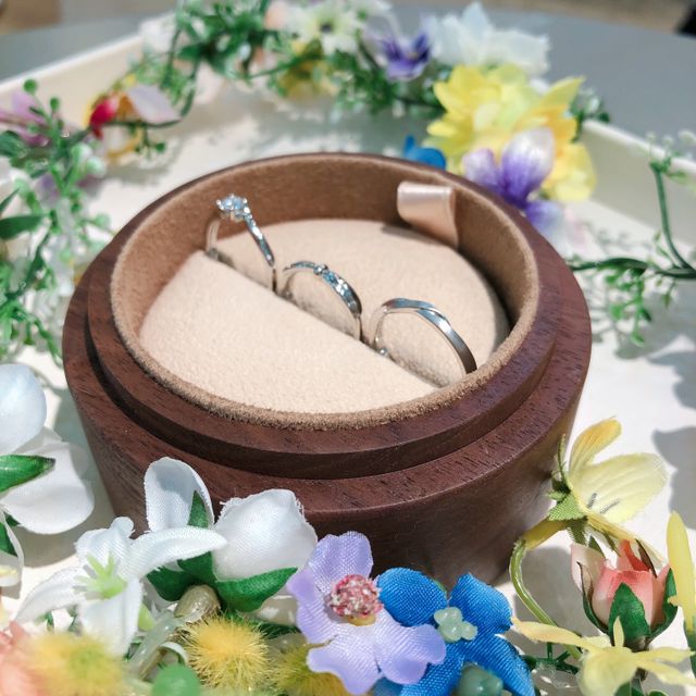 【COLANY(コラニー)の口コミ】 指につけた時に1番自分の指が長く綺麗に見えたこと。他にはないデザインか…