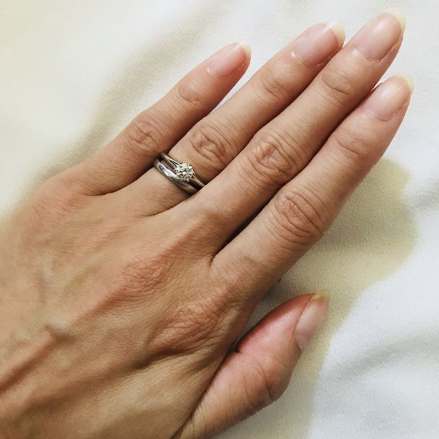 【ティファニー(Tiffany & Co.)の口コミ】 いわゆる一粒ダイヤモンドの、"The 婚約指輪"がいいなと思いま…