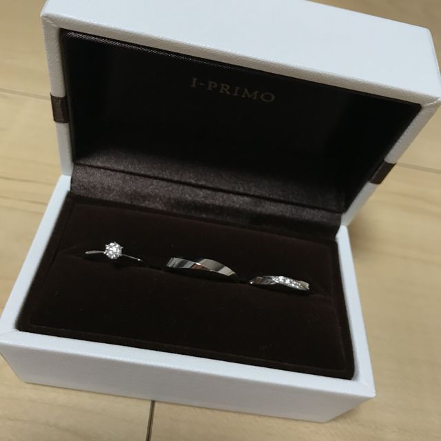 【アイプリモ(I-PRIMO)の口コミ】 仕事柄そこまで派手なデザインの指輪は避けたいな、と考えていたのでシン…