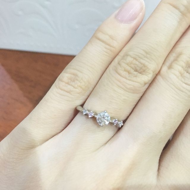 【アイプリモ(I-PRIMO)の口コミ】 もともとピンクダイヤを使ったものにしたいというこだわりがあり、数件ピ…