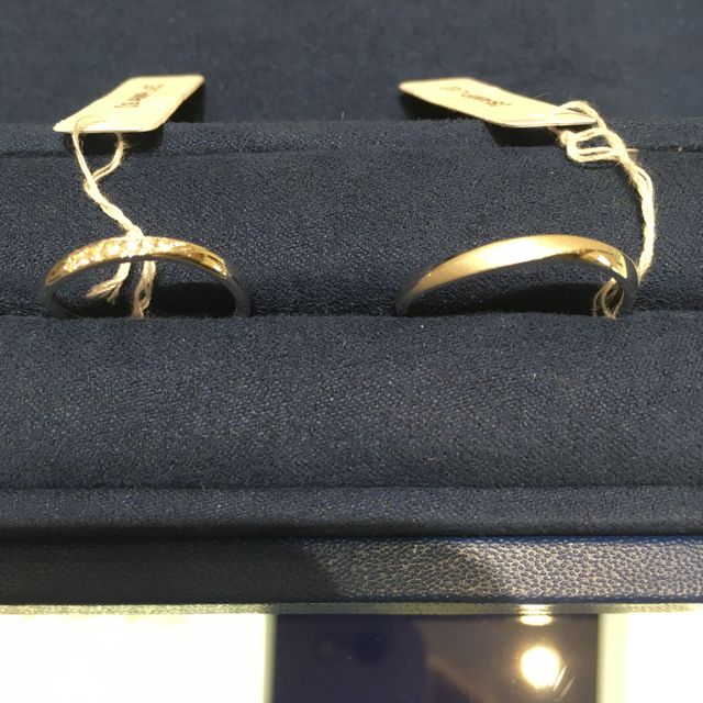 【MAISON JEWELL(メゾンジュエル)の口コミ】 ねじれがはいりおしゃれな指輪だった！
ダイヤモンドの数も派手すぎずちょ…