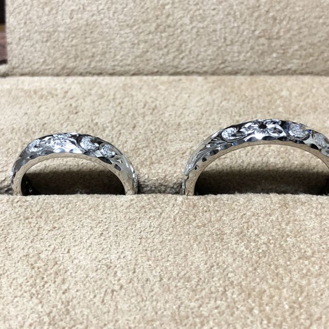 【Makana(マカナ)の口コミ】 ハワイアンジュエリーの結婚指輪を探していました。女性だけでなく、男女…