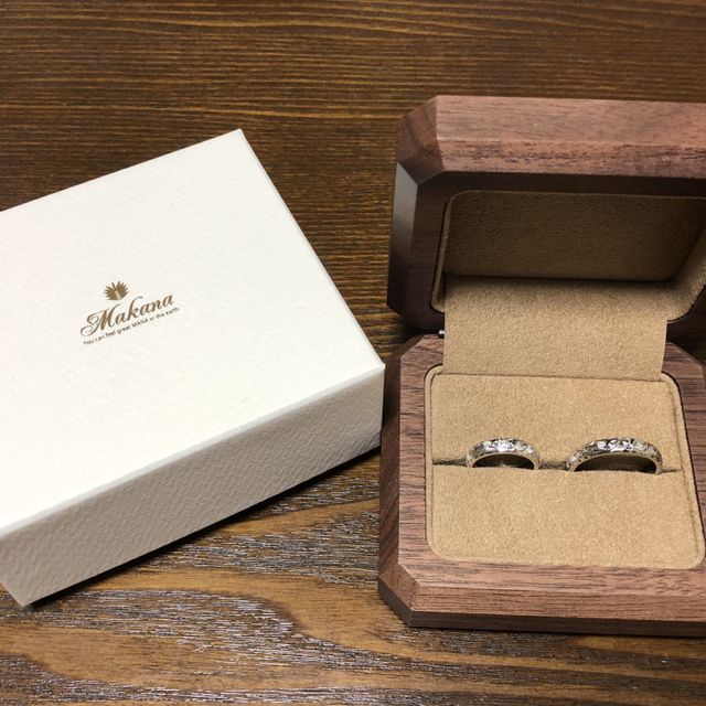 【Makana(マカナ)の口コミ】 ハワイアンジュエリーの結婚指輪を探していました。女性だけでなく、男女…