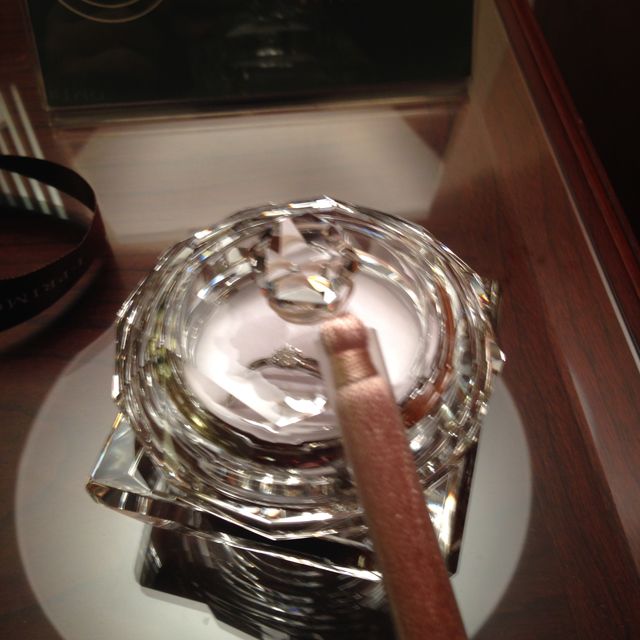 【アイプリモ(I-PRIMO)の口コミ】 夫からプロポーズの際に貰いました。内側に小さなピンクダイヤモンドがと…