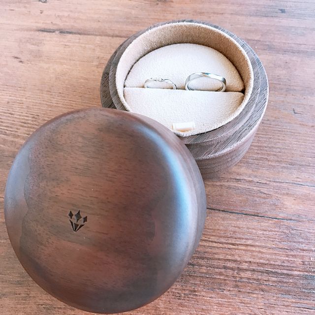 【COLANY(コラニー)の口コミ】 普段使いの出来る飾りのないシンプルな指輪を探していました。いろんな指…