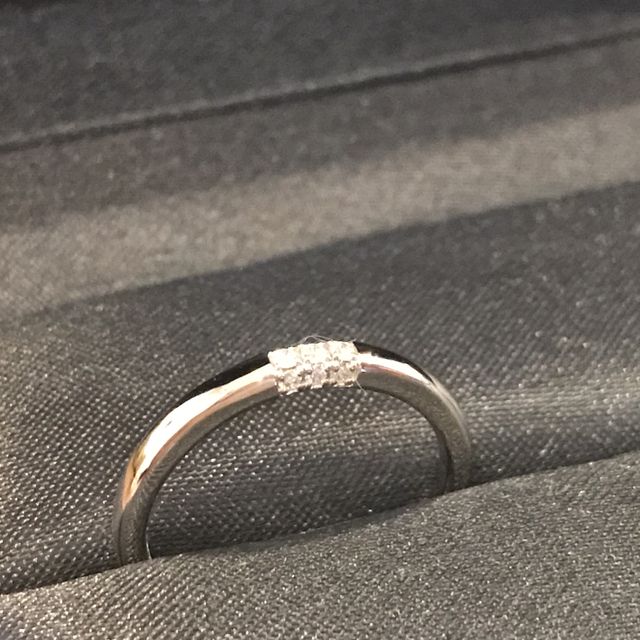 【ラザール ダイヤモンド【取扱店販売】の口コミ】 世界で最も美しいダイヤモンドと言われるだけあるダイヤモンドの輝きと、…