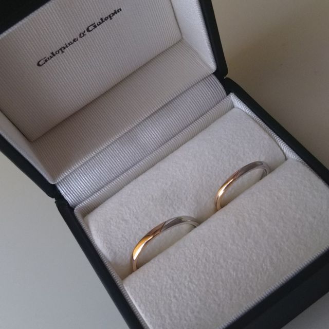 【Galopine & Galopin(ガロピーネガロパン)の口コミ】 結婚指輪なのでシンプルで飽きのこないものを探していました。ピンクゴー…