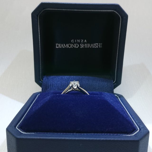【銀座ダイヤモンドシライシの口コミ】 彼からプロポーズリングをもらい、指輪のデザインは一緒に選びに行きまし…