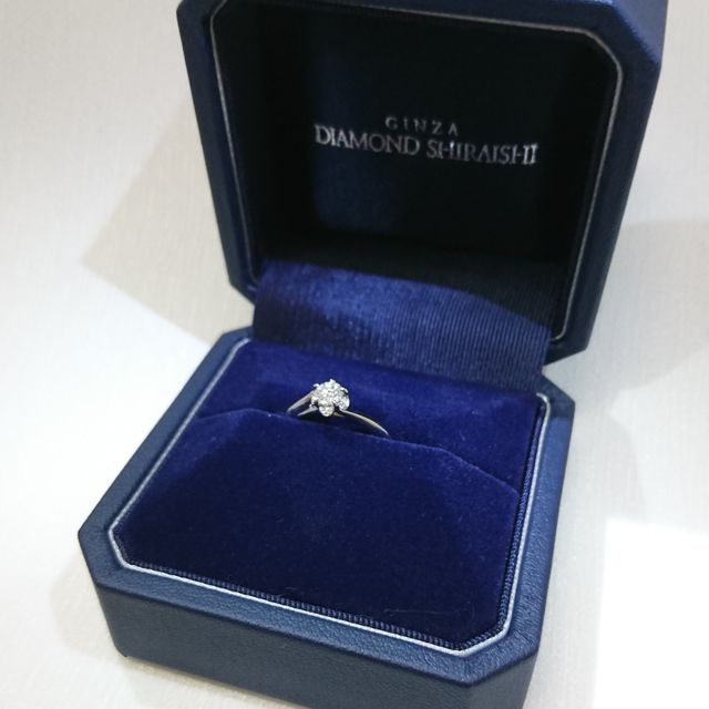 【銀座ダイヤモンドシライシの口コミ】 彼からプロポーズリングをもらい、指輪のデザインは一緒に選びに行きまし…