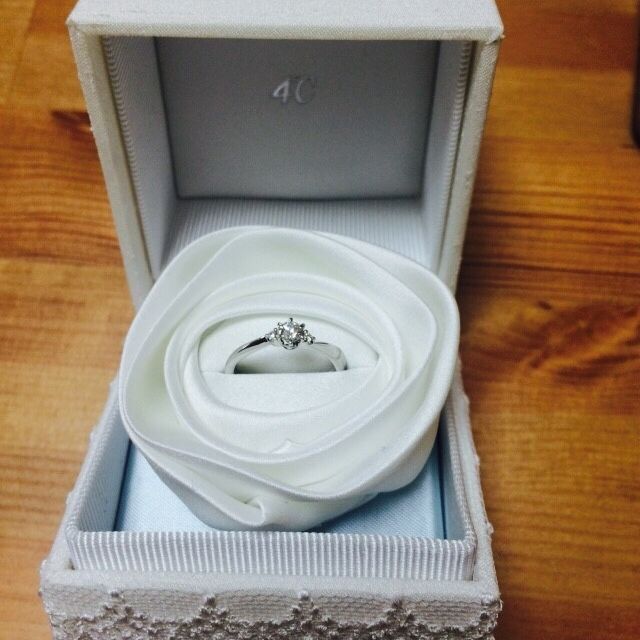 【4℃ BRIDAL(ヨンドシーブライダル)の口コミ】 以前雑誌で見て、新婦が欲しいと言っていた指輪のフォルムによく似ていた…