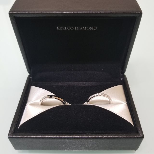 【エクセルコダイヤモンド(EXELCO DIAMOND)の口コミ】 初めてこの結婚指輪を見たとき、一目惚れをしました。
5ヶ所くらい他のメ…