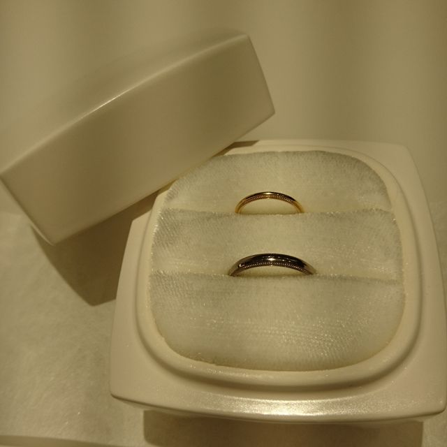 【俄(にわか)の口コミ】 シンプルで永く飽きないデザインで探していました。なかなかぴったり希望…