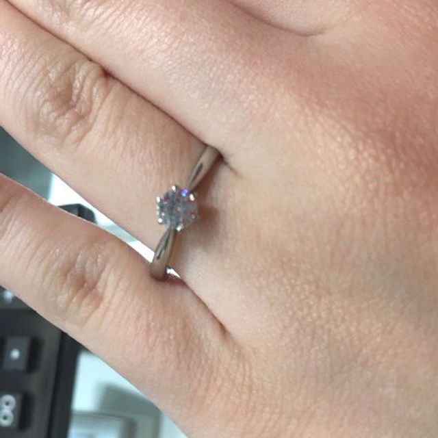 【アイプリモ(I-PRIMO)の口コミ】 ６本の立て爪でしっかりとダイヤモンドを留めたシンプルなリングであり、…