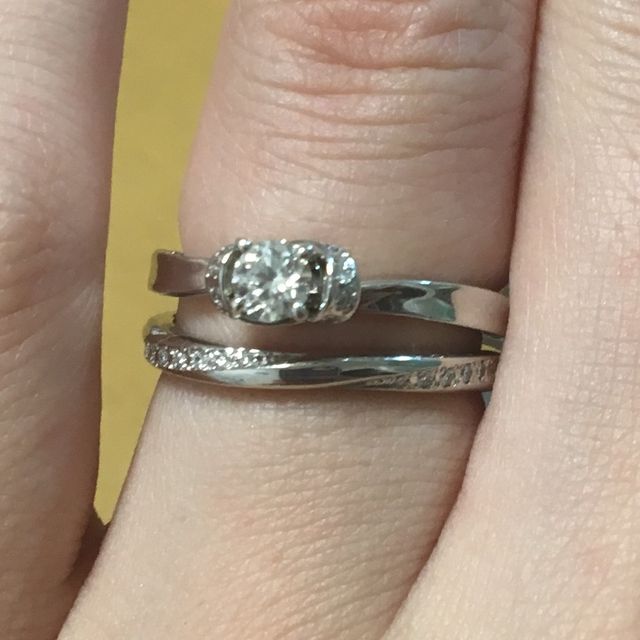 【エクセルコダイヤモンド(EXELCO DIAMOND)の口コミ】 先にリアンフィニの婚約指輪を彼からもらっていました。
とても気に入った…