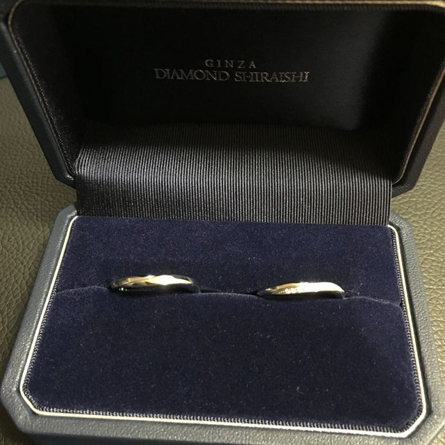 【銀座ダイヤモンドシライシの口コミ】 着け心地の良さとダイヤモンドの輝きがとても良かったから。デザインも可…