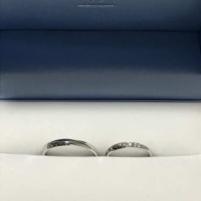 【GALA JEWELRY(ガラジュエリー)の口コミ】 シンプルなデザインでありながらも少しダイヤの入った結婚指輪がいいなと…