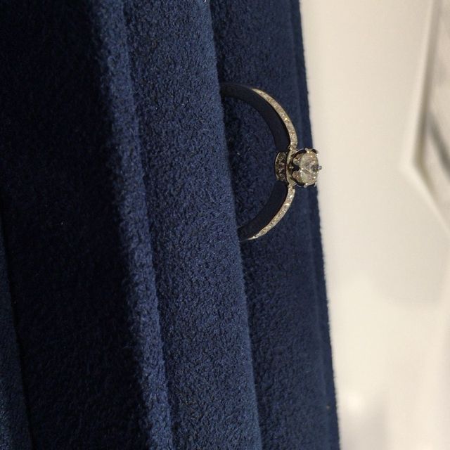 【4℃ BRIDAL(ヨンドシーブライダル)の口コミ】 王冠のようになっていてとてもかわいかったです。ダイヤの質もバリエーシ…