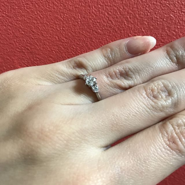 【ROYAL ASSCHER(ロイヤル・アッシャー)の口コミ】 妻と一緒に決めました。ミキモトさんなどの候補もありましたが、妻の指に…