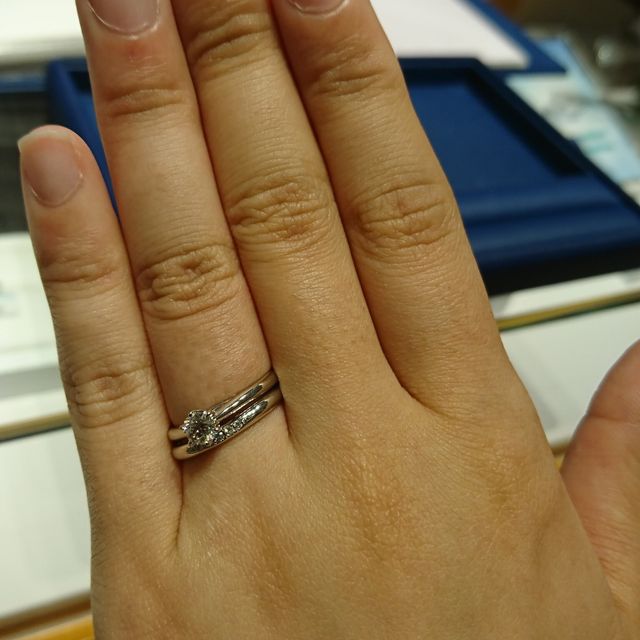 【銀座ダイヤモンドシライシの口コミ】 ダイヤモンドの輝きと指輪のデザインです。指輪に込められた意味がとても…