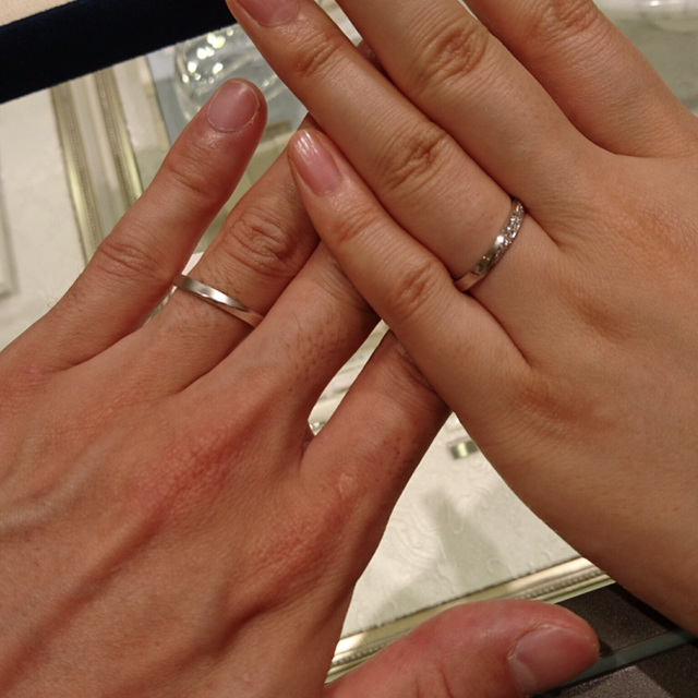 【ヴァンドーム青山(VENDOME AOYAMA)の口コミ】 彼がシンプルだけど少しデザイン性があるものを探していたので、ツヤとマ…