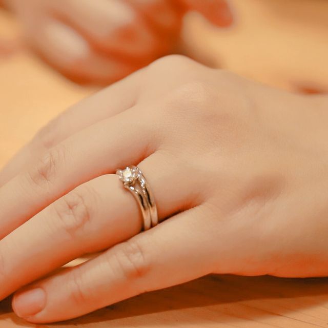 【BRILLIANCE+(ブリリアンスプラス)の口コミ】 彼からプロポーズでダイヤモンドを頂いたのをきっかけにこちらでお世話に…