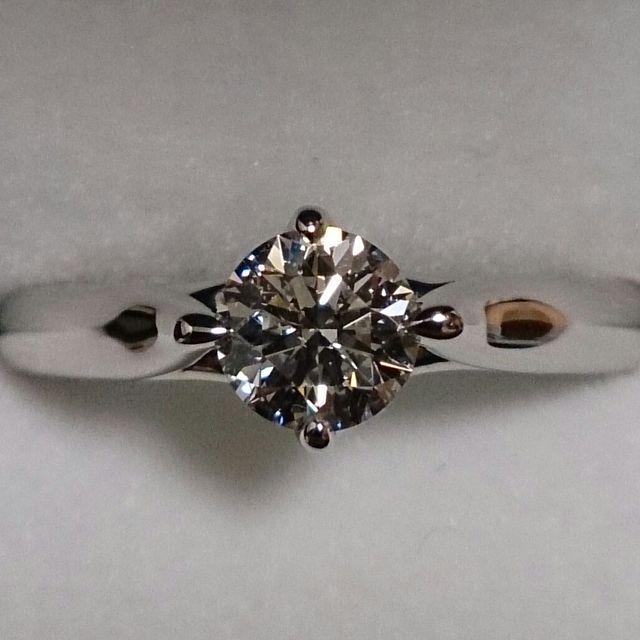 【GALA JEWELRY(ガラジュエリー)の口コミ】 決め手は値段ですね。本当はBVLGARIが本命でしたが、彼の予算内に収めよう…