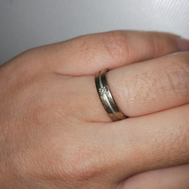 【BLOOM(ブルーム)の口コミ】 結婚指輪にお金をかけたくなくて、5万以下で、ペアを買えるのが条件。
シ…