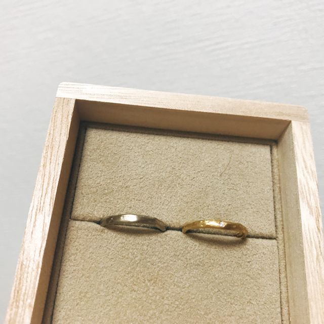 【YUKA HOJO(ユカホウジョウ)の口コミ】 キラキラした雰囲気やツヤツヤした質感の指輪があまり好きではなく、いつ…