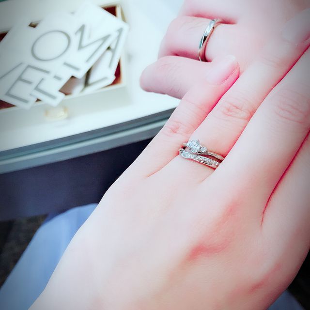 【銀座ダイヤモンドシライシの口コミ】 指にフィットする滑らかさに感動しました。
これから一生つけていくには、…