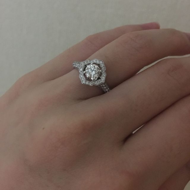 【グラフ(GRAFF)の口コミ】 色々なブランドを一通り見てまわりましたが、グラフのダイヤモンドの輝き…