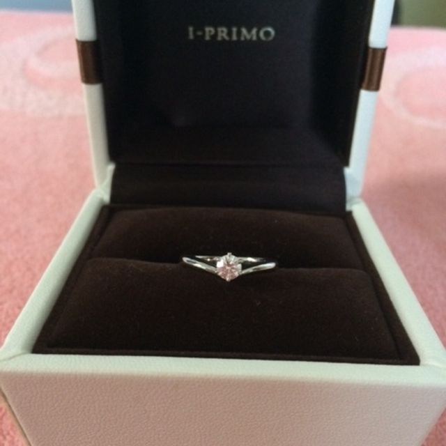 【アイプリモ(I-PRIMO)の口コミ】 シンメトリーになっていることと、丸みがあって繊細なデザインが気に入り…