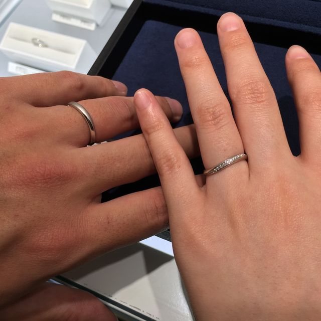 【4℃ BRIDAL(ヨンドシーブライダル)の口コミ】 とにかくデザインが洗練されていて、素敵。

海外ブランドの『存在感がし…