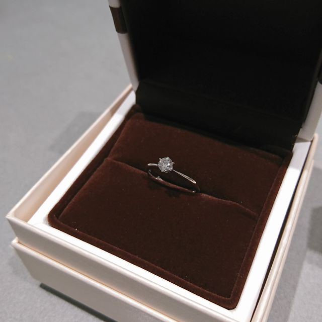 【アイプリモ(I-PRIMO)の口コミ】 シンプルなストレートのデザインと着け心地が気に入りました。また、婚約…