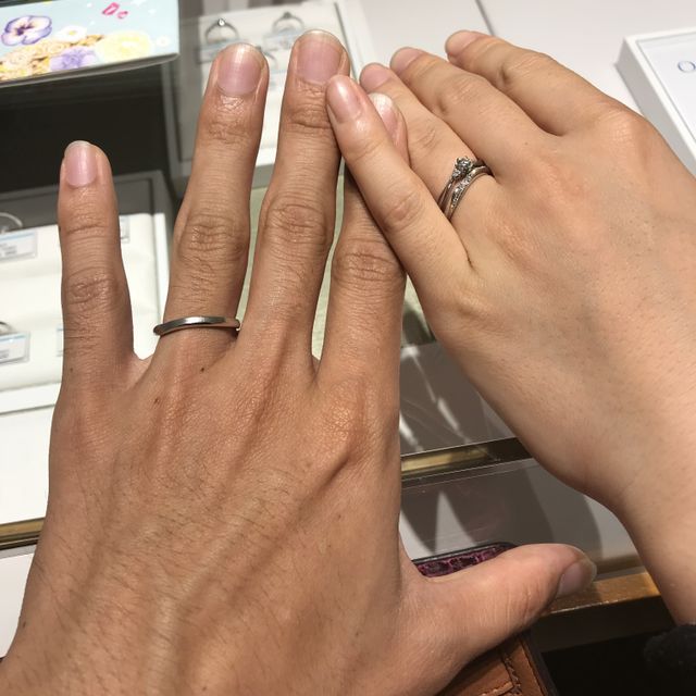 【銀座ダイヤモンドシライシの口コミ】 落ち着きのあるデザインで、かつ遊びもあって本当に二人が気に入って購入…