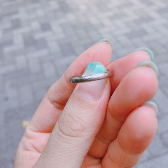 【俄(にわか)の口コミ】 私の指の関節が太くかなりの節高なので指輪がくるくる回ってしまうのは避…