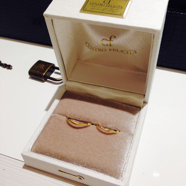 【WEDYの口コミ】 つけた時のラインがオシャレで、お互いにしっくりいったので決めました。
…