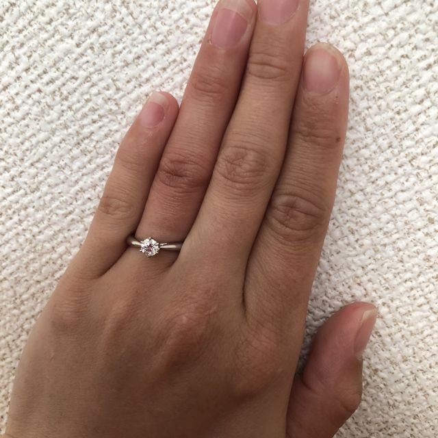 【アイプリモ(I-PRIMO)の口コミ】 ずっとつけられるようにとシンプルで王道なデザインを選びました。指が大…