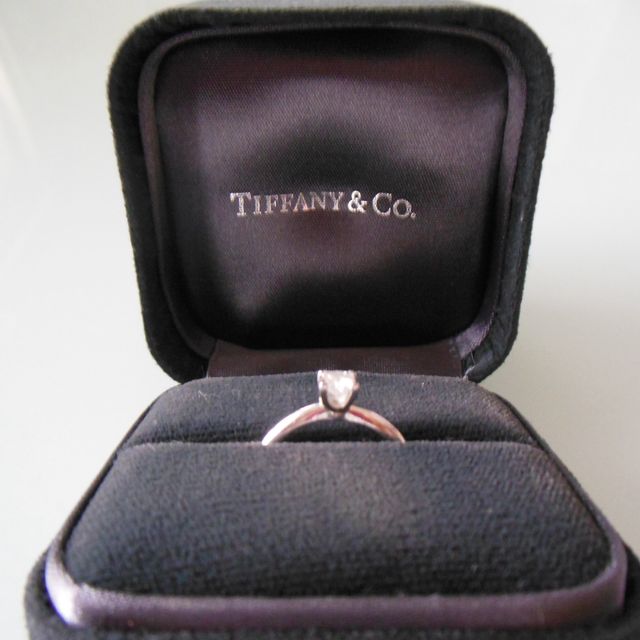 【ティファニー(Tiffany & Co.)の口コミ】 婚約指輪を選ぶならティファニーと決めていたので、まずカタログの中から…