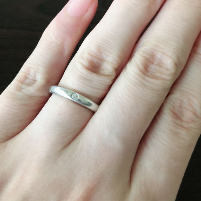 【ティファニー(Tiffany & Co.)の口コミ】 旦那さんの仕事の関係でシンプルなものがいいということだったので、そち…