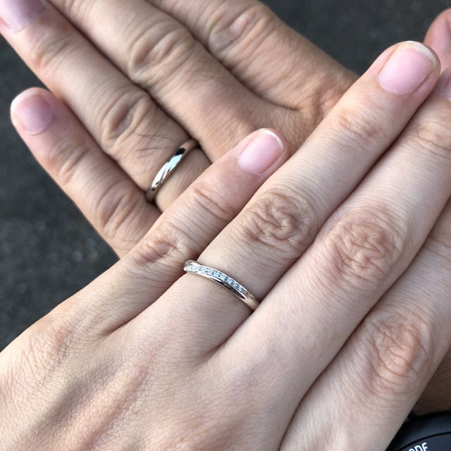 【銀座ダイヤモンドシライシの口コミ】 まさに流れ星のようにダイヤモンドがデザインされていて、一目見た瞬間に…