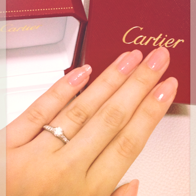 【カルティエ(Cartier)の口コミ】 一粒ダイヤプラスパヴェのリングにしたいと決めていたので、各ブランドで…
