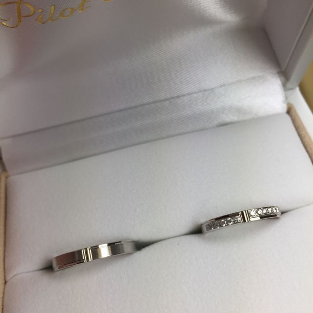 【PILOT BRIDAL(パイロットブライダル)の口コミ】 メンズの指輪にデザイン性があって、彼が気に入っていた事です。他店も見…