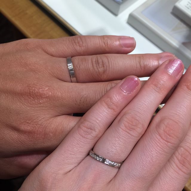 【PILOT BRIDAL(パイロットブライダル)の口コミ】 メンズの指輪にデザイン性があって、彼が気に入っていた事です。他店も見…