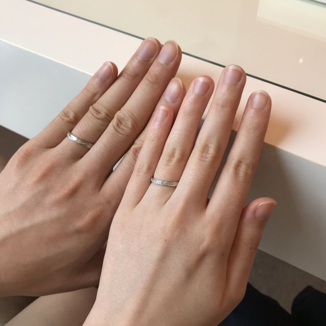 【JEWELRY  KAMATA(ジュエリーかまた)の口コミ】 エレガントかつ、少しアンティークっぽい感じのデザインです。女性の指輪…